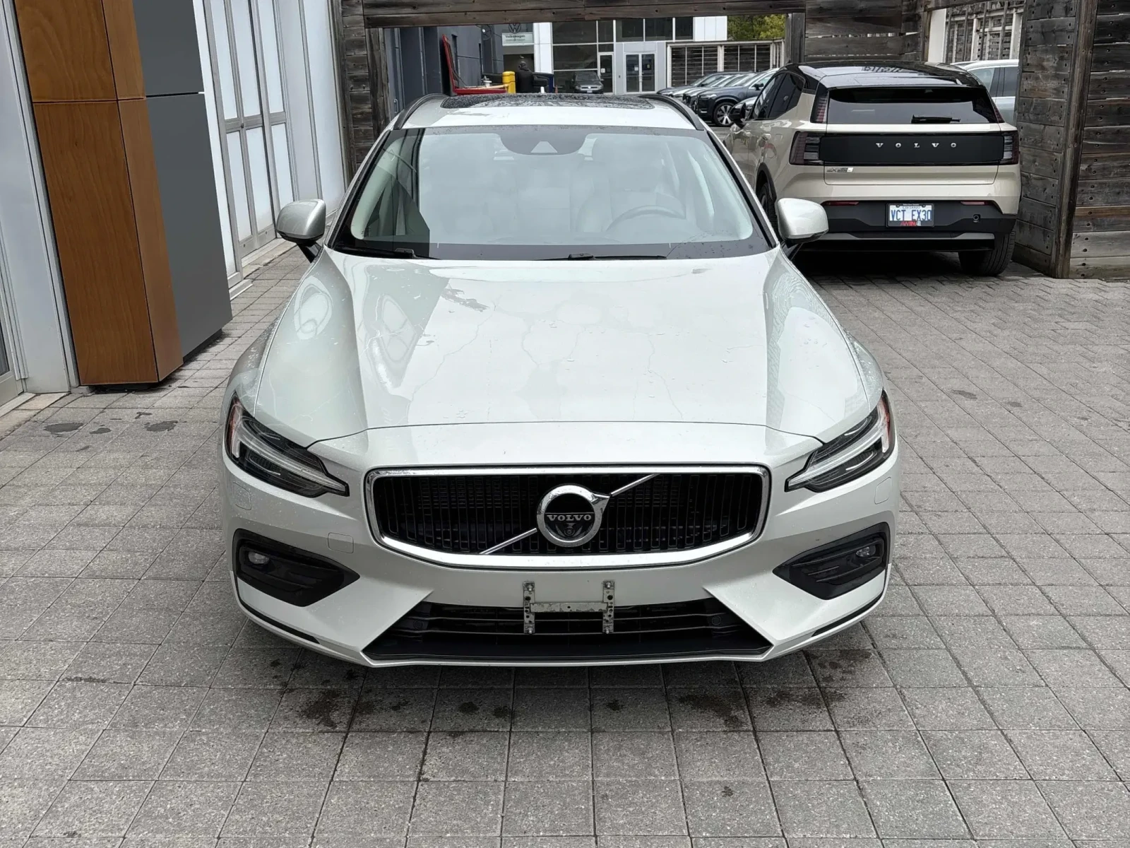 Volvo V60 Momentum * CARFAX * АВТО КРЕДИТ * Цена до БГ * , снимка 2 - Автомобили и джипове - 54556473