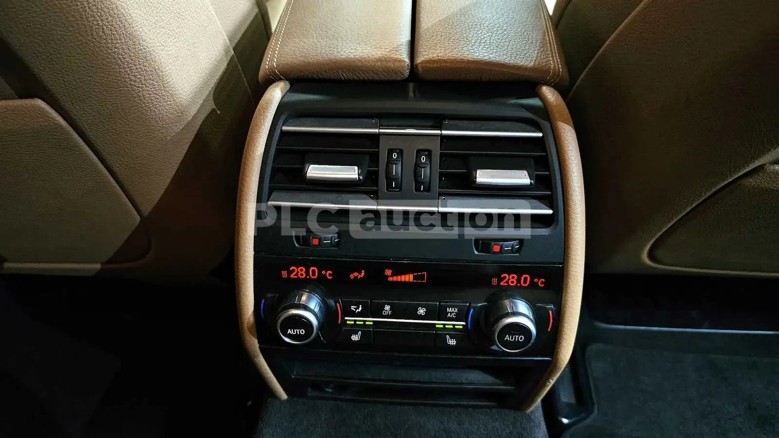 BMW 740 d* ОБДУХВАНЕ* ДИГИТАЛНО ТАБЛО* 360* HUD* , снимка 5 - Автомобили и джипове - 54567698