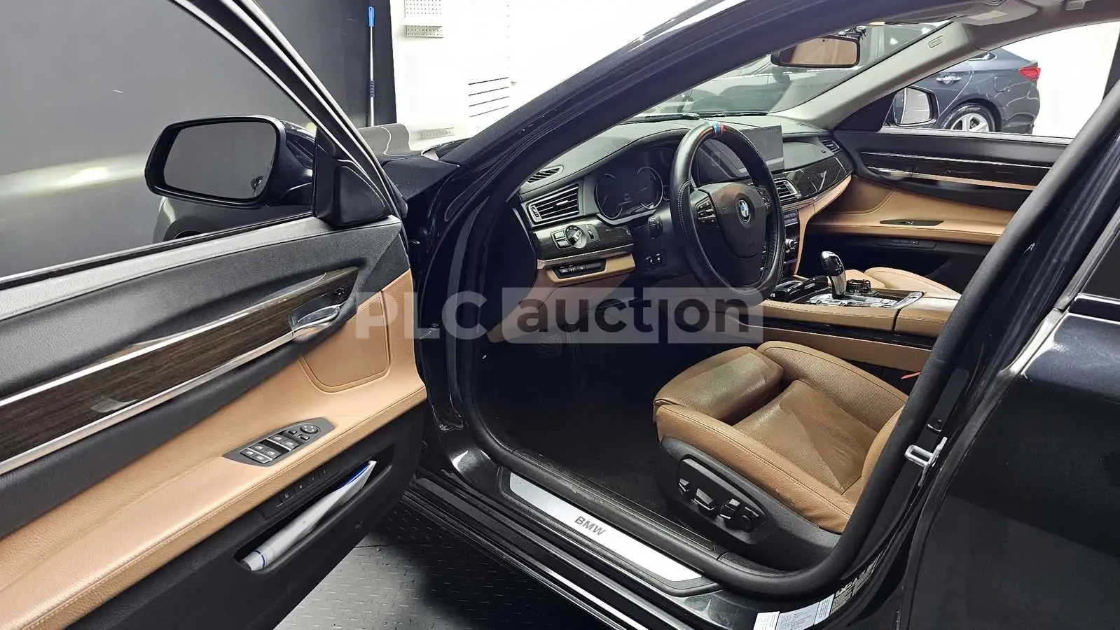 BMW 740 d* ОБДУХВАНЕ* ДИГИТАЛНО ТАБЛО* 360* HUD* , снимка 13 - Автомобили и джипове - 54567698