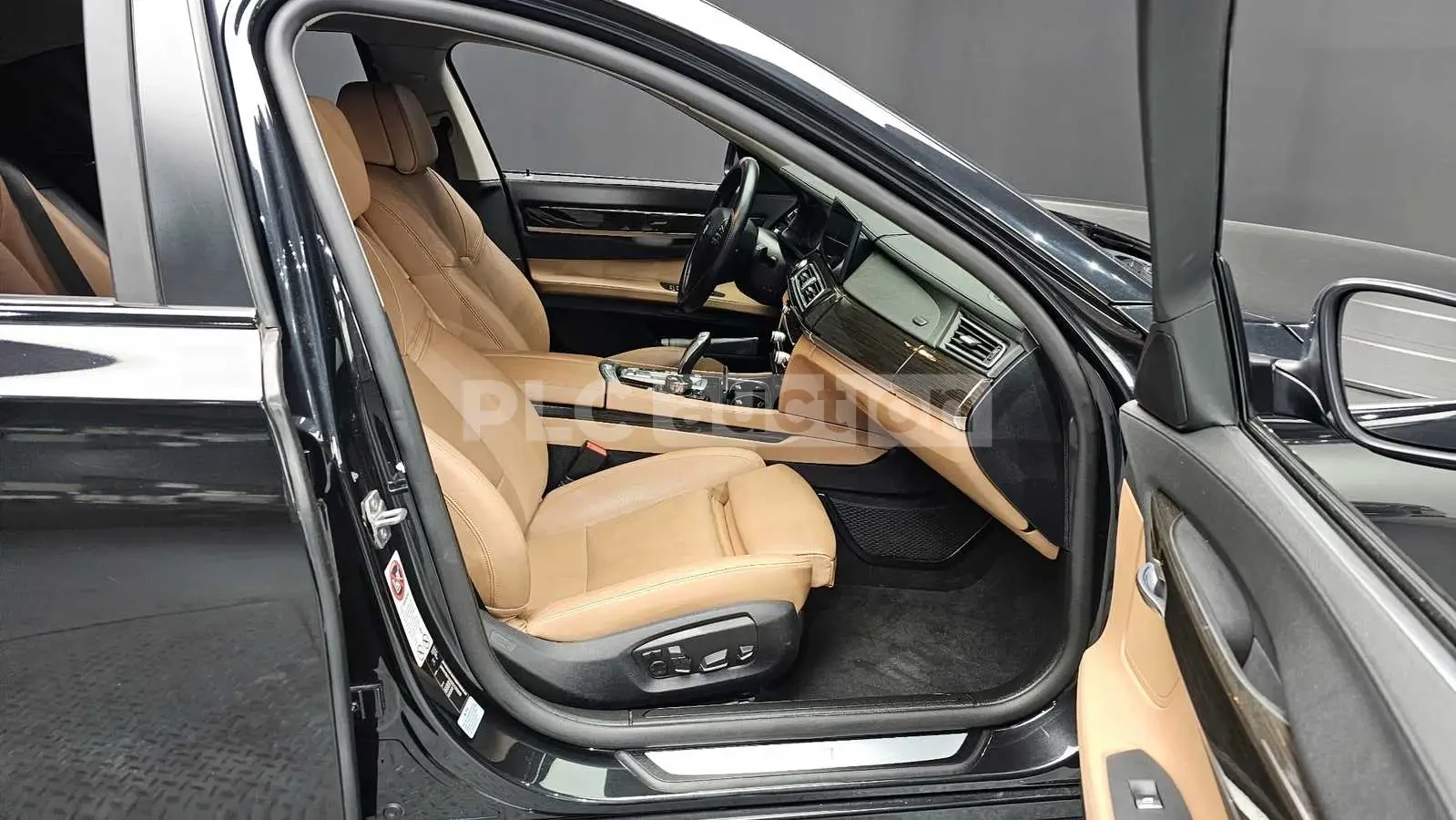 BMW 740 d* ОБДУХВАНЕ* ДИГИТАЛНО ТАБЛО* 360* HUD* , снимка 12 - Автомобили и джипове - 54567698