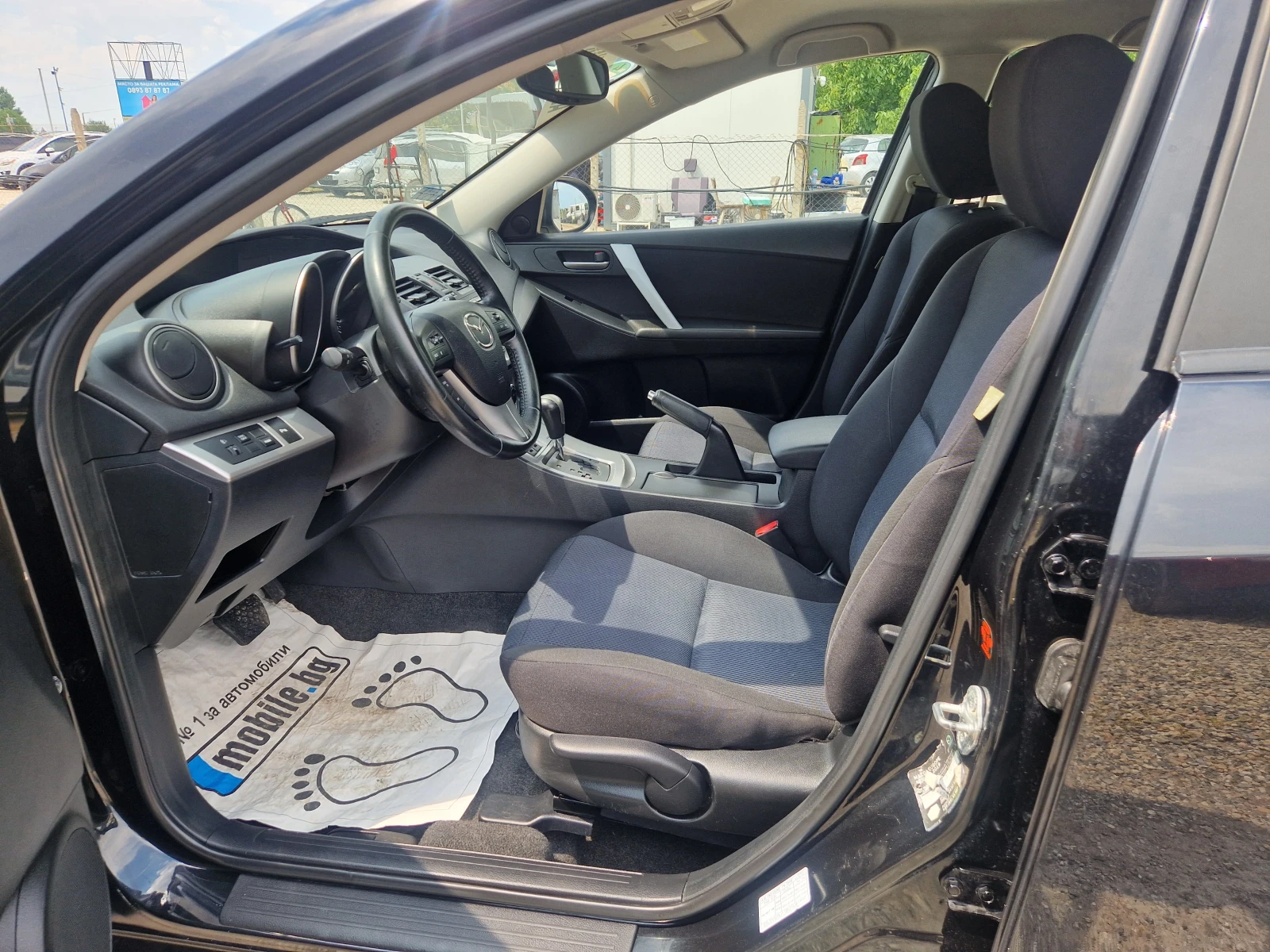 Mazda 3 2.0I AUTOMATIC, снимка 10 - Автомобили и джипове - 55094095
