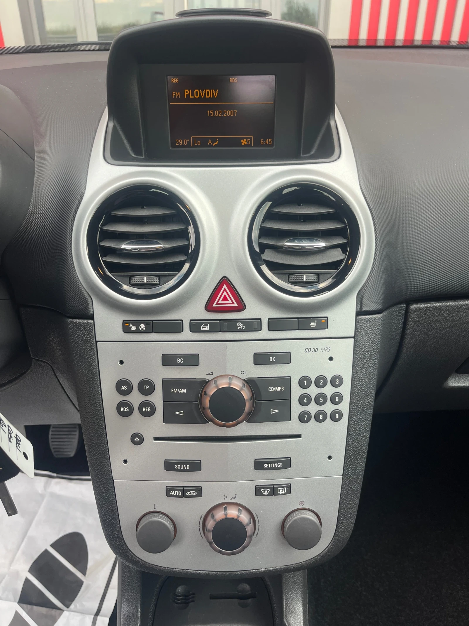 Opel Corsa 1.4 климатроник/стойка за велосипеди, снимка 12 - Автомобили и джипове - 55409387