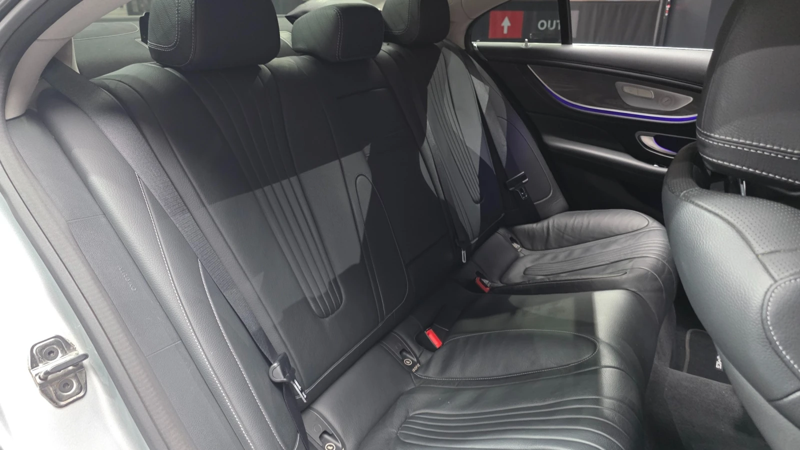 Mercedes-Benz CLS CLS400d 4MATIC | AMG Line | HUD | 360  камера, снимка 10 - Автомобили и джипове - 55663954