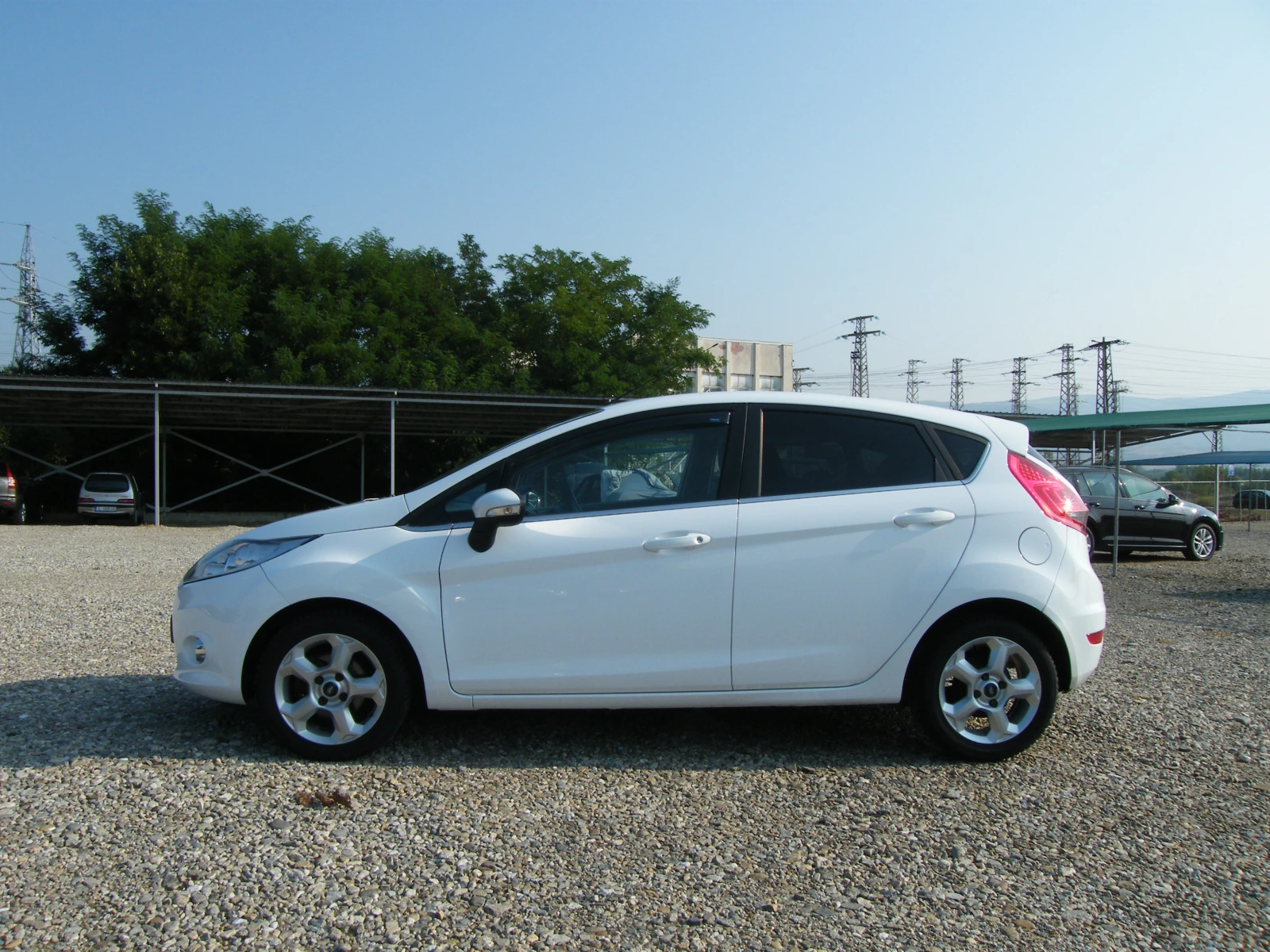 Ford Fiesta 1.6TDCI, снимка 6 - Автомобили и джипове - 55799413
