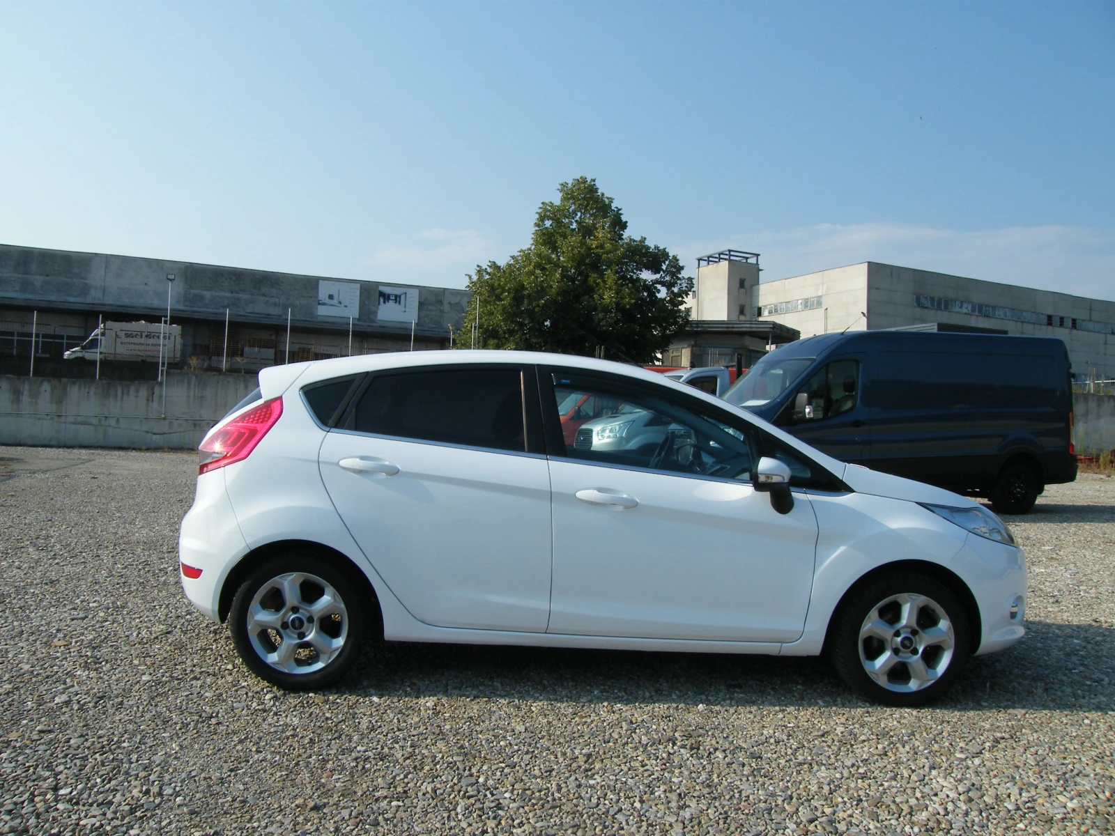Ford Fiesta 1.6TDCI, снимка 3 - Автомобили и джипове - 55799413