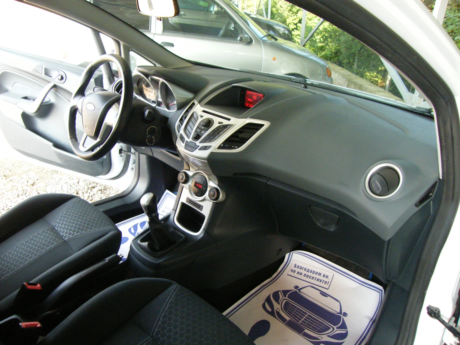 Ford Fiesta 1.6TDCI, снимка 16 - Автомобили и джипове - 55799413