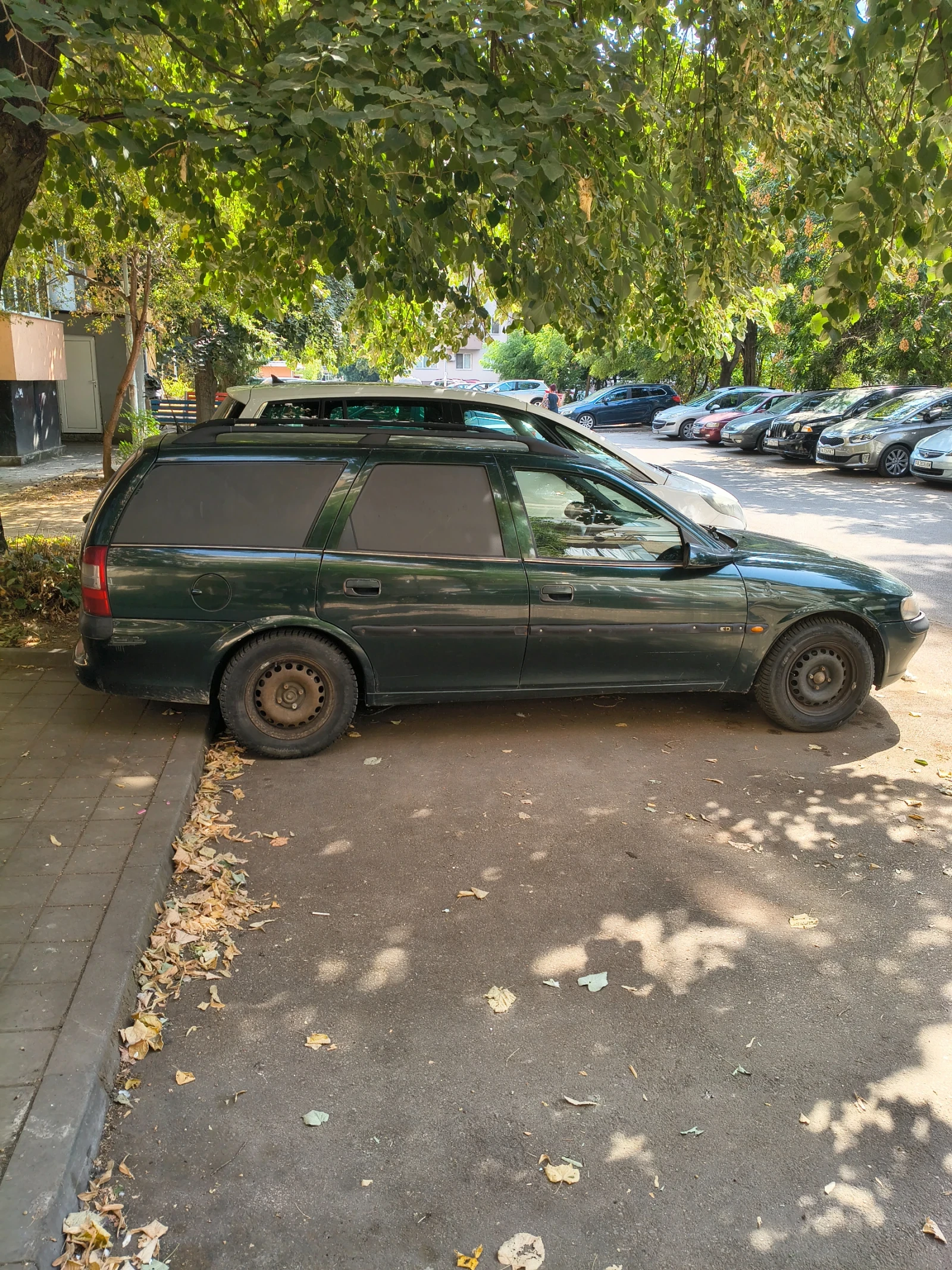 Opel Vectra 1, 6 бензин, снимка 3 - Автомобили и джипове - 55902675
