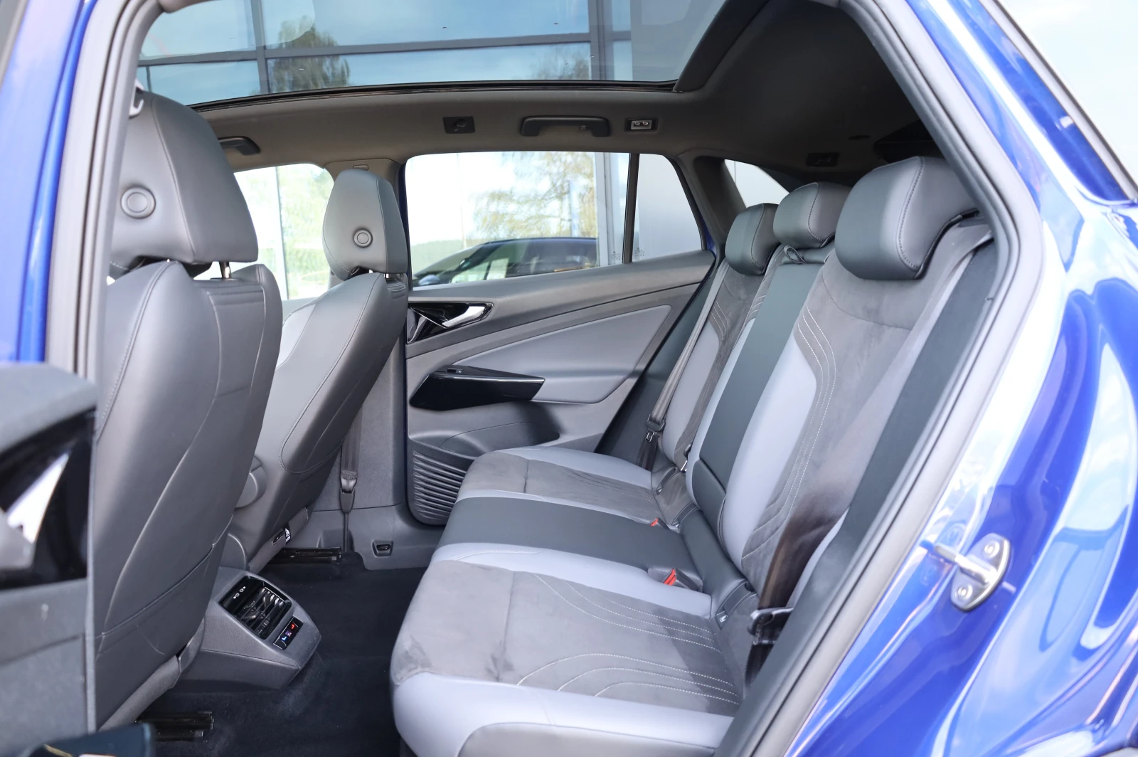 VW ID.4 PRO* HEAD UP* KEYLESS GO* PANO* , снимка 17 - Автомобили и джипове - 56126589