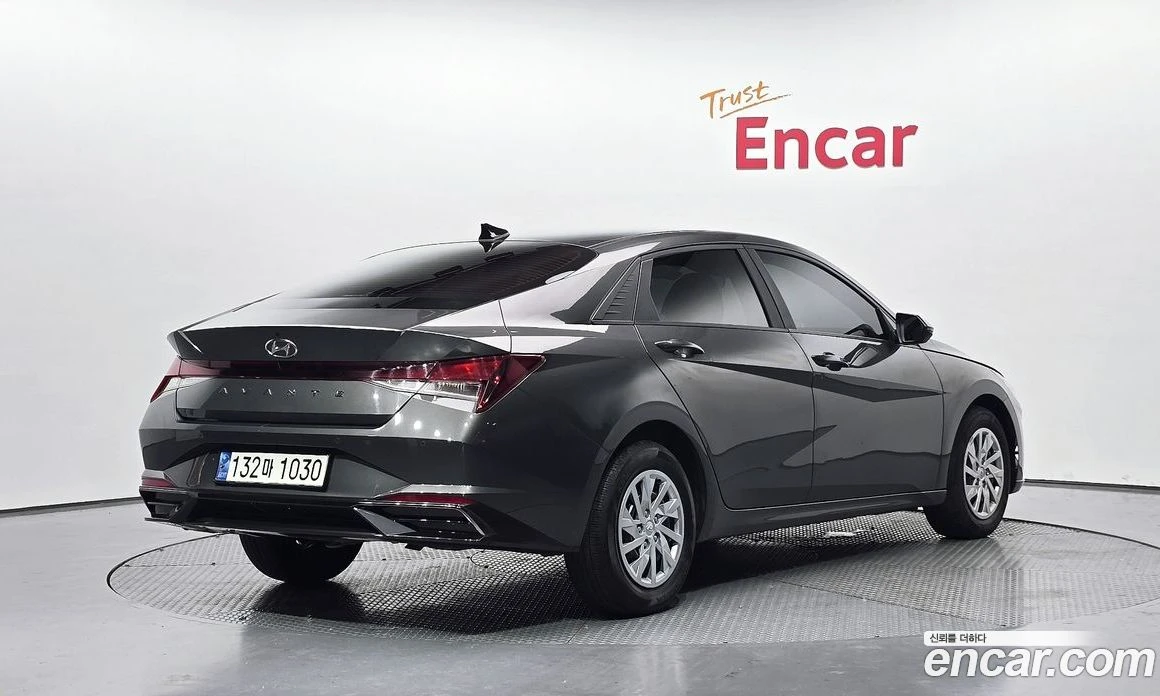 Hyundai Elantra 1.6 Smart, снимка 2 - Автомобили и джипове - 56155825