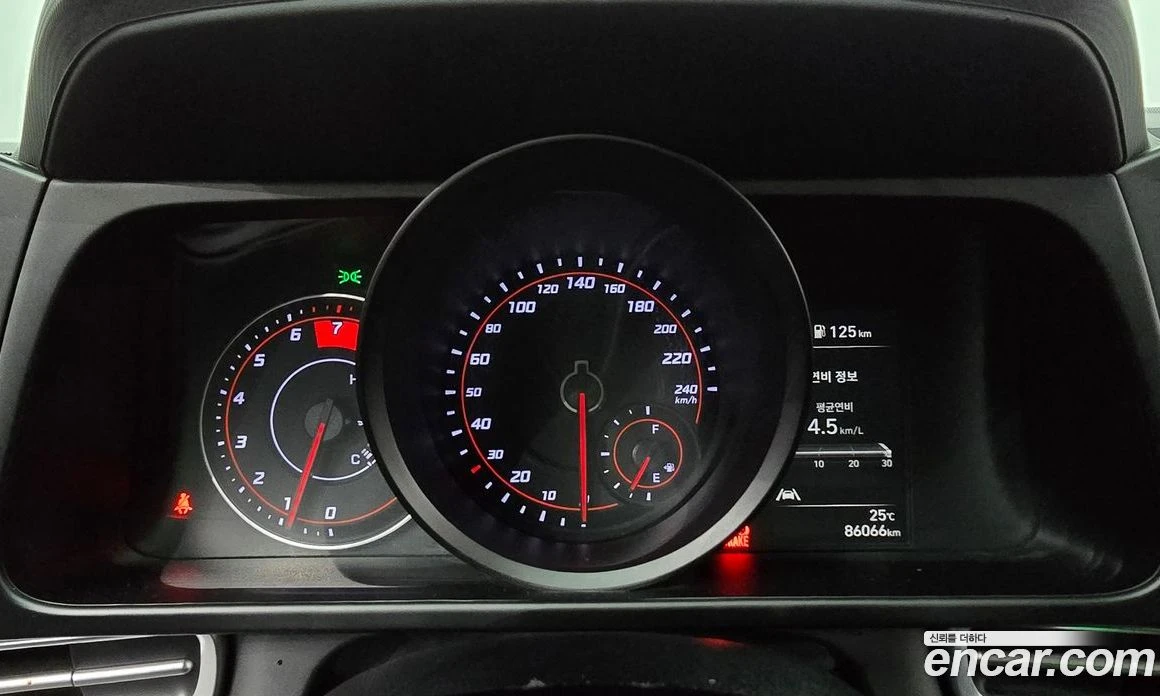 Hyundai Elantra 1.6 Smart, снимка 11 - Автомобили и джипове - 56155825