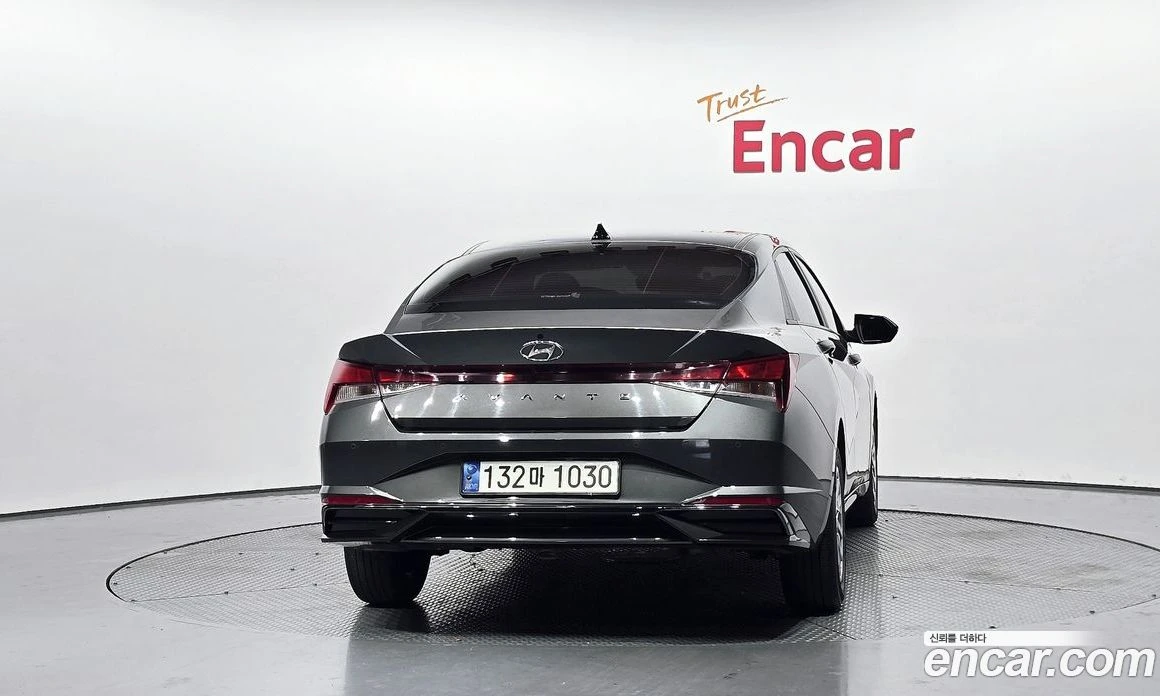 Hyundai Elantra 1.6 Smart, снимка 4 - Автомобили и джипове - 56155825