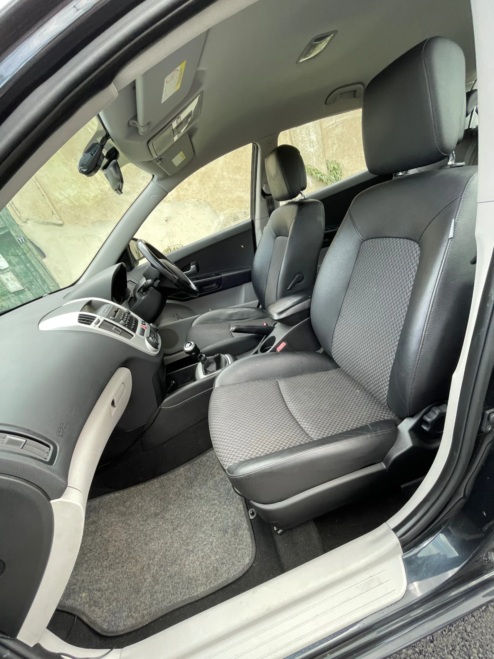 Kia Ceed 1.6 CRDI 2007, снимка 12 - Автомобили и джипове - 56463220