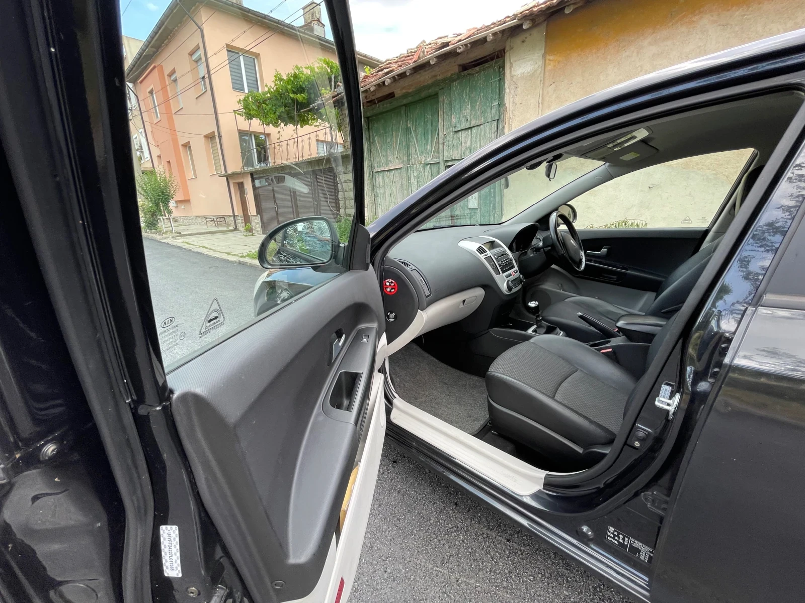 Kia Ceed 1.6 CRDI 2007, снимка 2 - Автомобили и джипове - 56463220