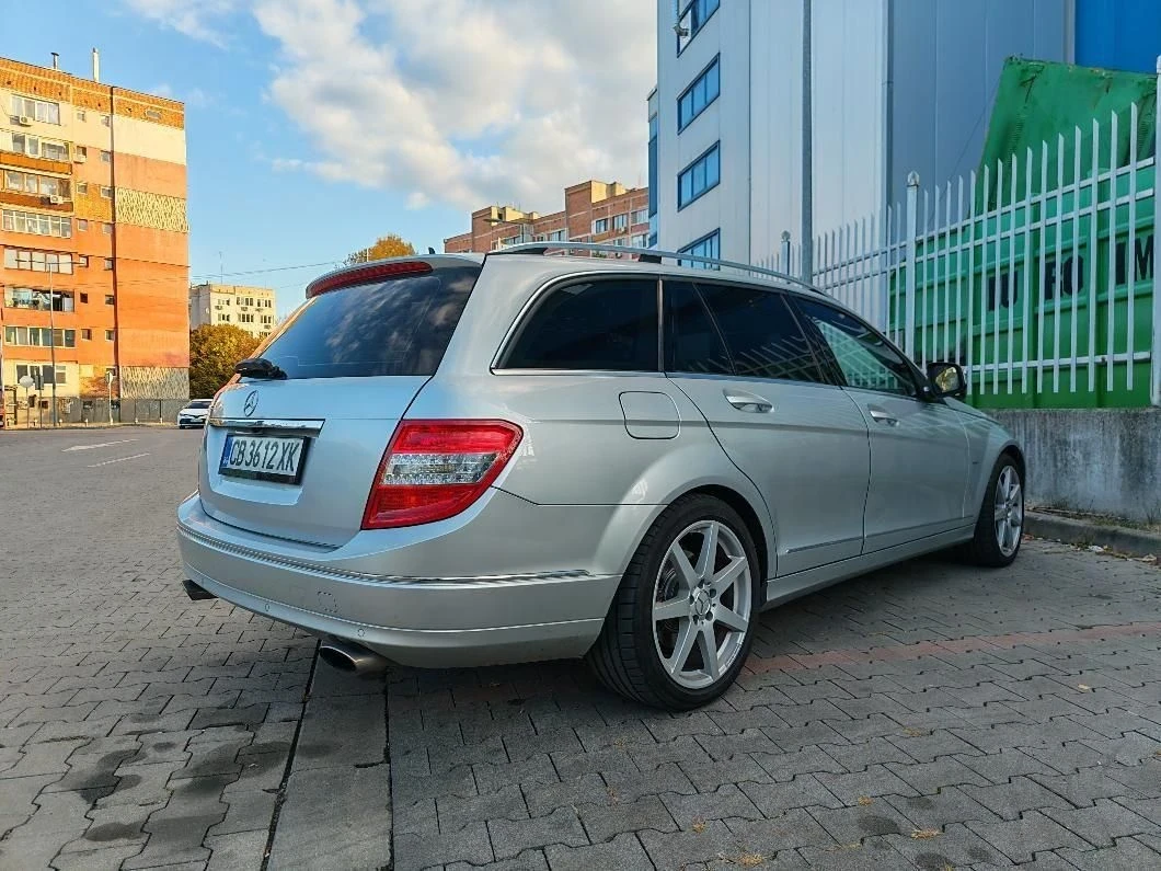 Mercedes-Benz C 320, снимка 4 - Автомобили и джипове - 56649510