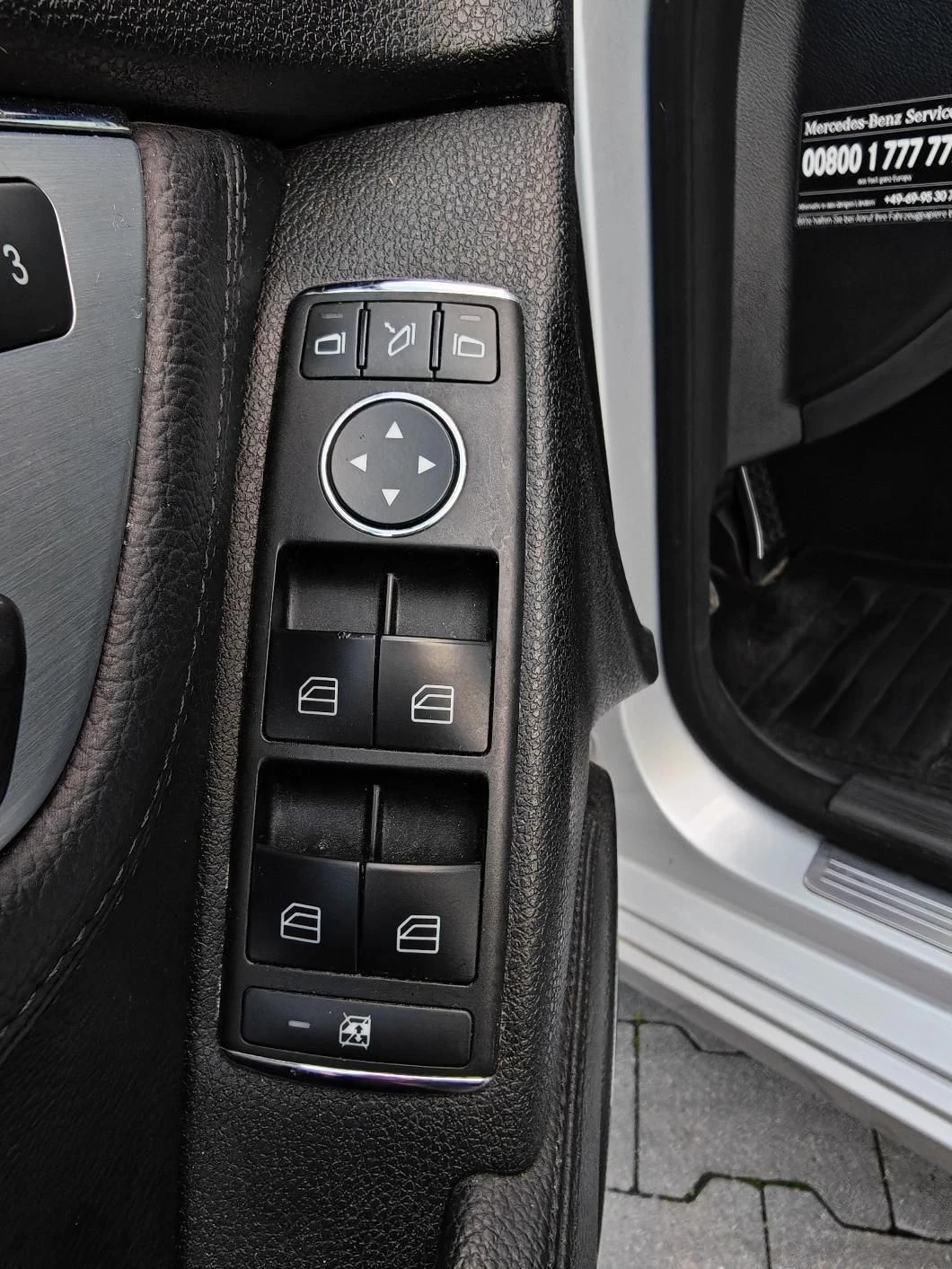 Mercedes-Benz C 320, снимка 12 - Автомобили и джипове - 56649510