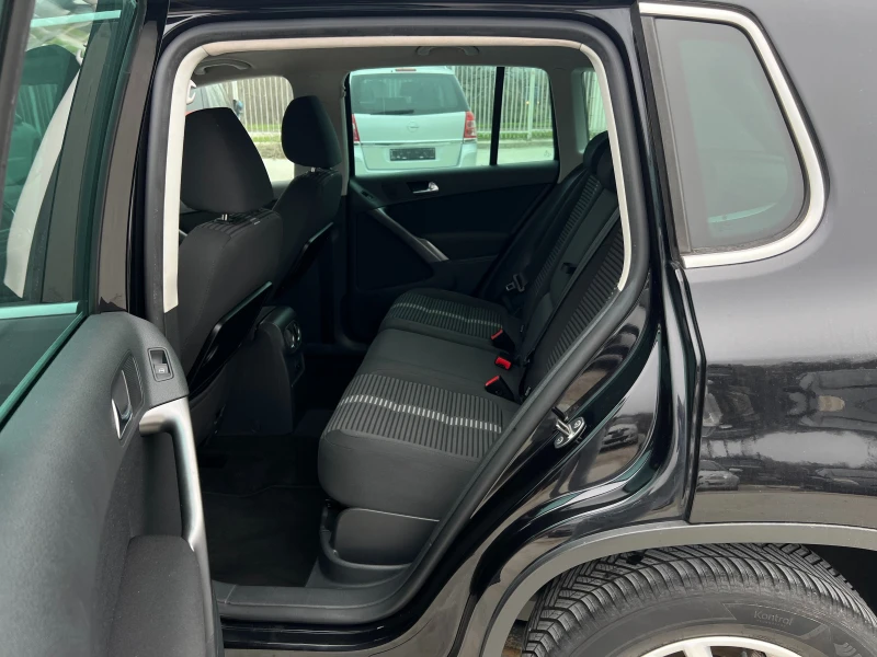 VW Tiguan 2.0TDI-140 КОНЯ, снимка 15 - Автомобили и джипове - 52842695