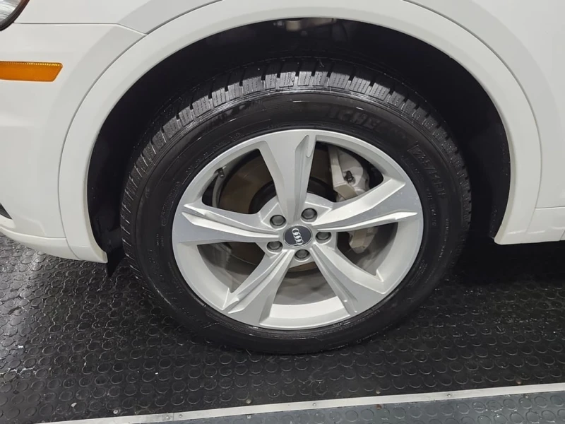 Audi Q5 * PROGRESSIV * CARFAX * БЕЗ ПЪРВОНАЧАЛНА ВНОСКА, снимка 6 - Автомобили и джипове - 53089050