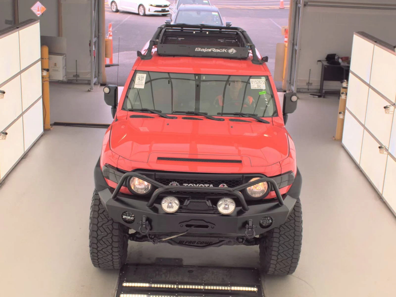Toyota Fj cruiser 2012 Toyota FJ Cruiser w/Rear Doors - изображение 2