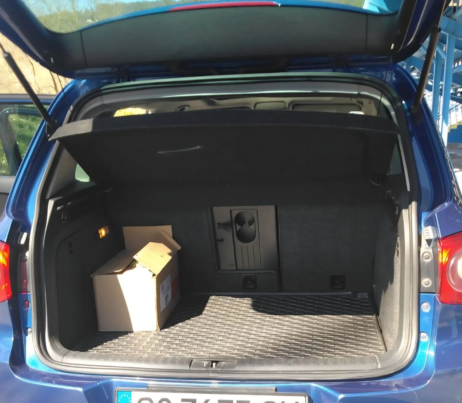 VW Tiguan 2.0, снимка 7 - Автомобили и джипове - 53880297