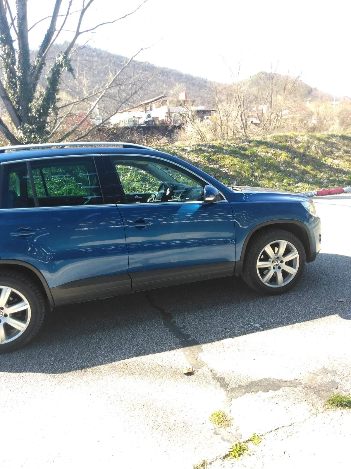 VW Tiguan 2.0, снимка 3 - Автомобили и джипове - 53880297