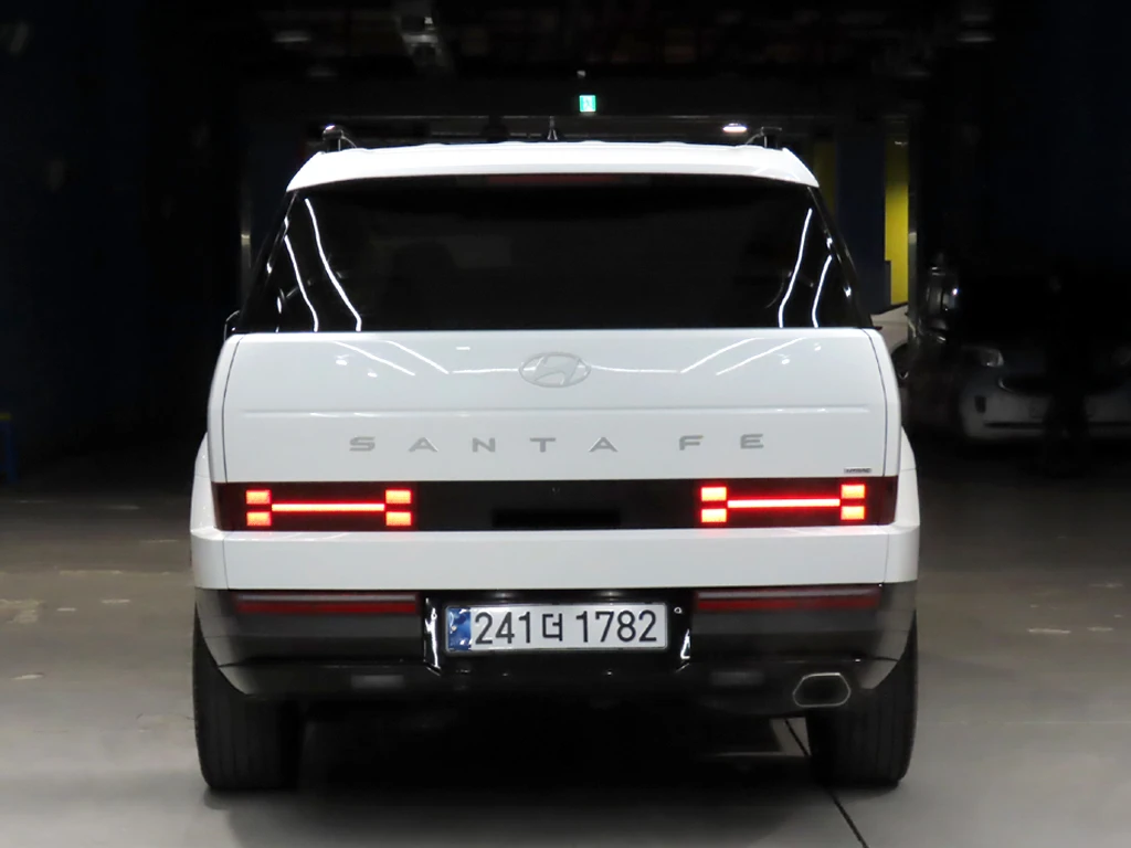 Hyundai Santa fe CALLIGRAPHY / DISTRONIC / ОБДУХВАНЕ / 360 / ПАНО, снимка 3 - Автомобили и джипове - 53929967