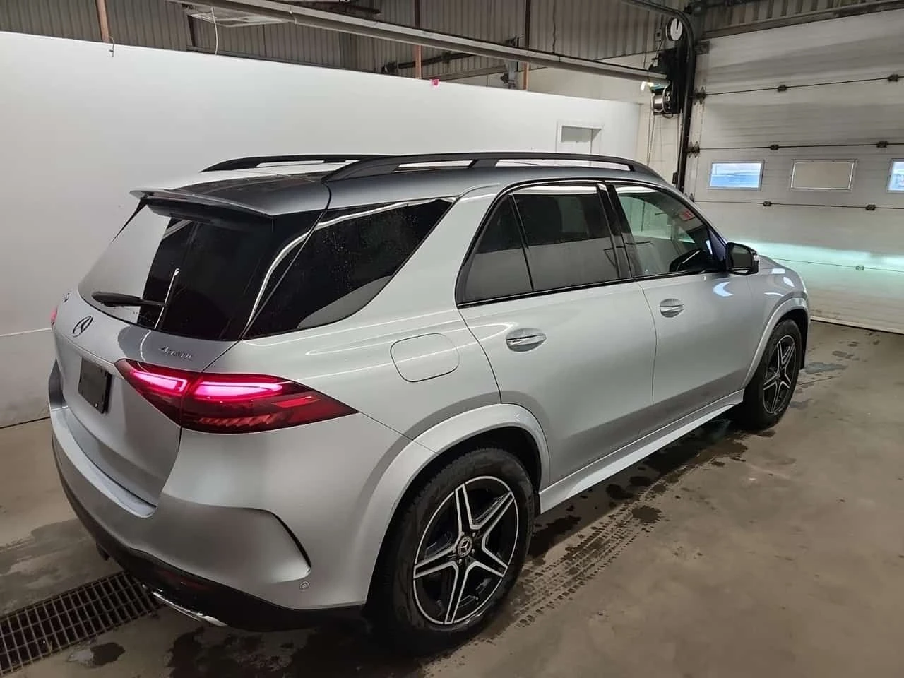 Mercedes-Benz GLE 450 АМБИЕНТ| PANORAMA| 360| HUD| , снимка 3 - Автомобили и джипове - 53950984