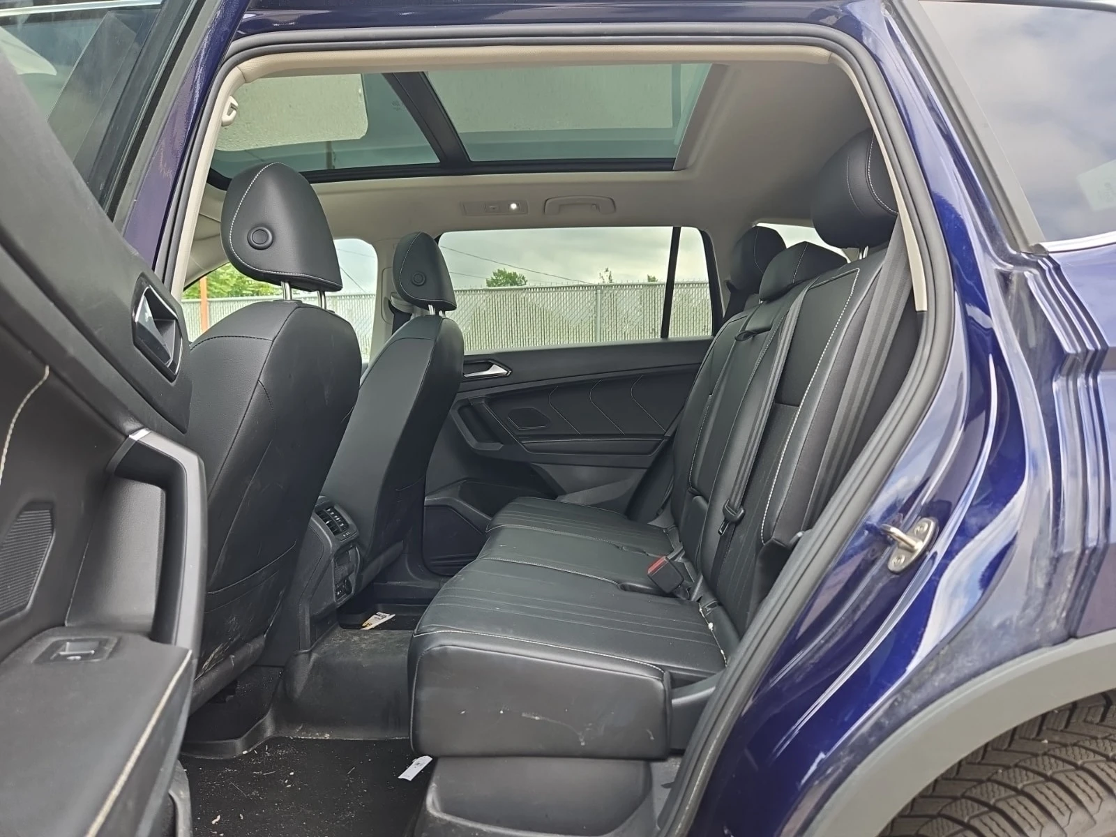 VW Tiguan  4motion Comfortline/CARFAX/КОЖА/ПАНО/ДИГ.КМ., снимка 11 - Автомобили и джипове - 55990477