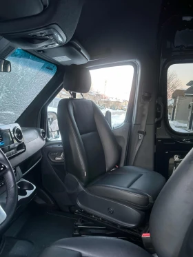 Mercedes-Benz Sprinter 319 CARFAX* АВТОФИНАНСИРАНЕ* БЕЗ ПЪРВОНАЧАЛНА , снимка 11