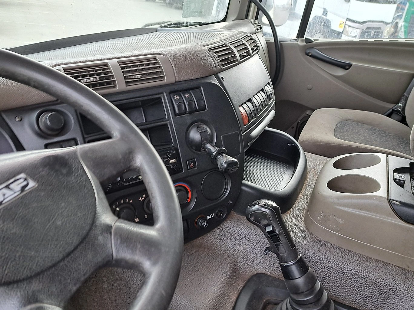 Daf CF 75 - 7 m³ - изображение 8