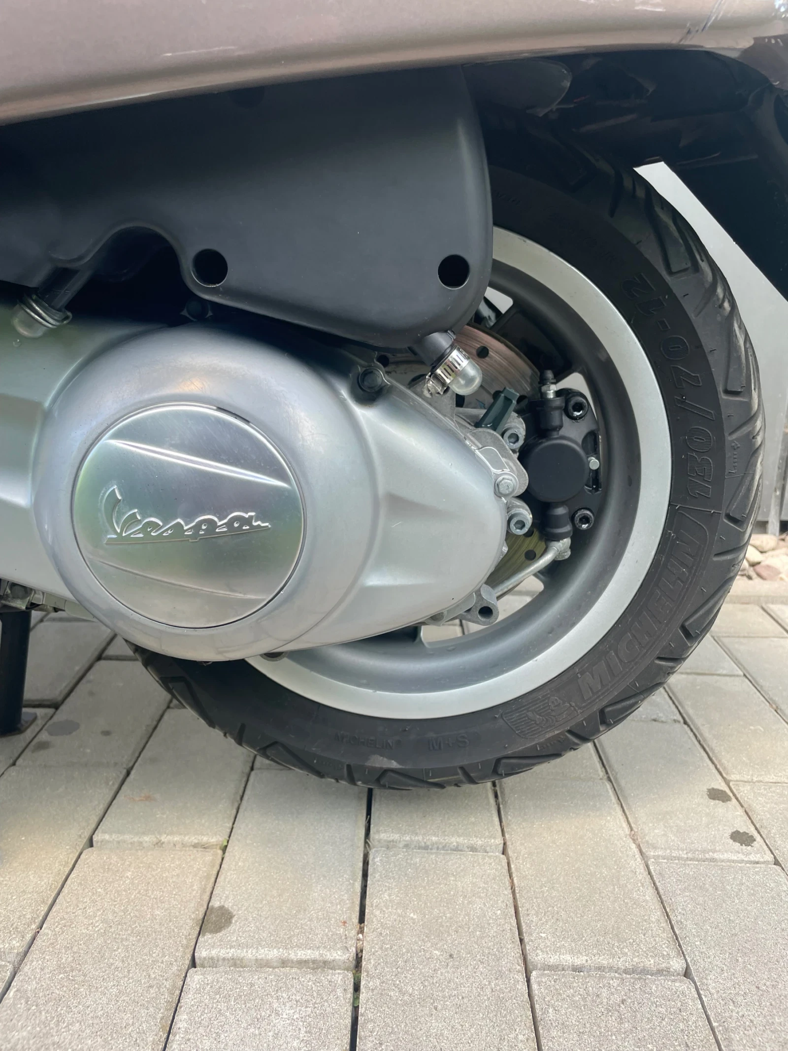 Vespa GTS Gts 300i ABS/ASR, снимка 6 - Мотоциклети и мототехника - 54718442