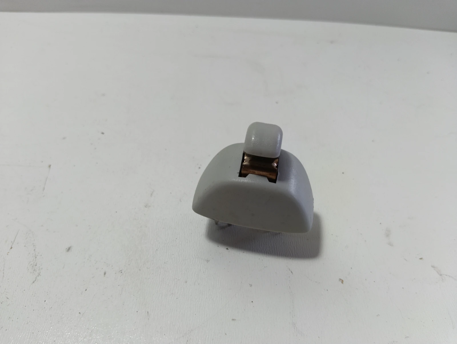 щипка сенник 4G0857563 4G0857562 Skoda Rapid
