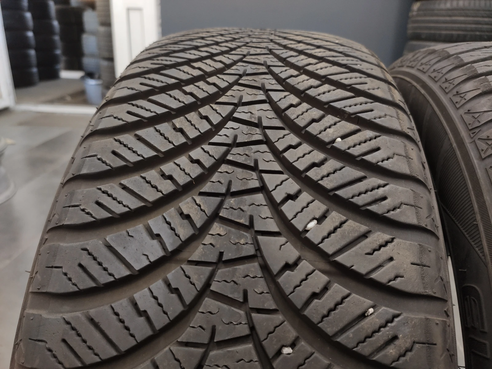  215/55R17 | Mobile.bg   1