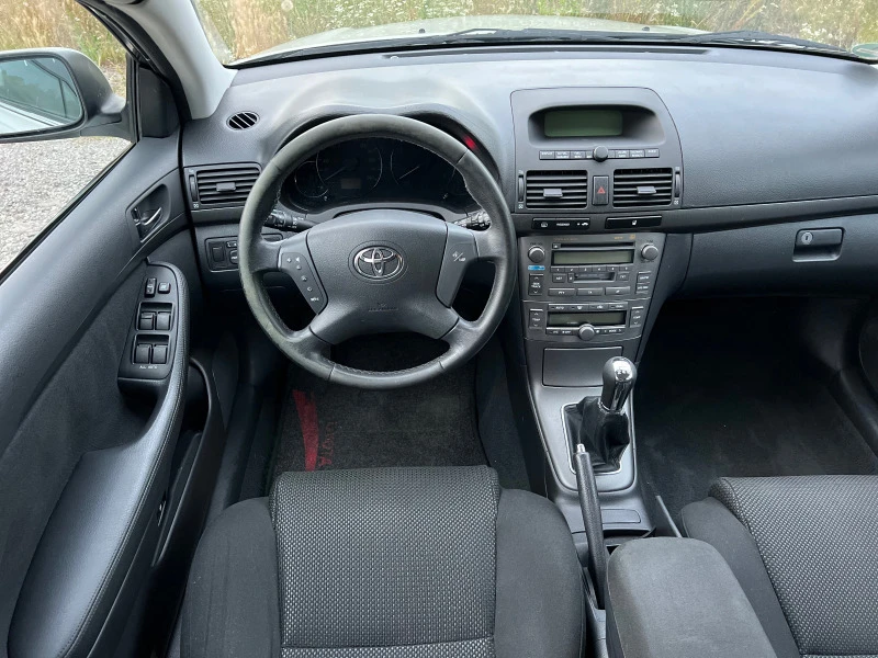 Toyota Avensis 1.8i Klimatrnik, снимка 11 - Автомобили и джипове - 46388820