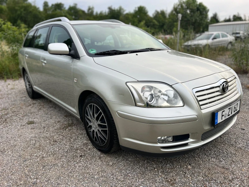 Toyota Avensis 1.8i Klimatrnik, снимка 2 - Автомобили и джипове - 46388820