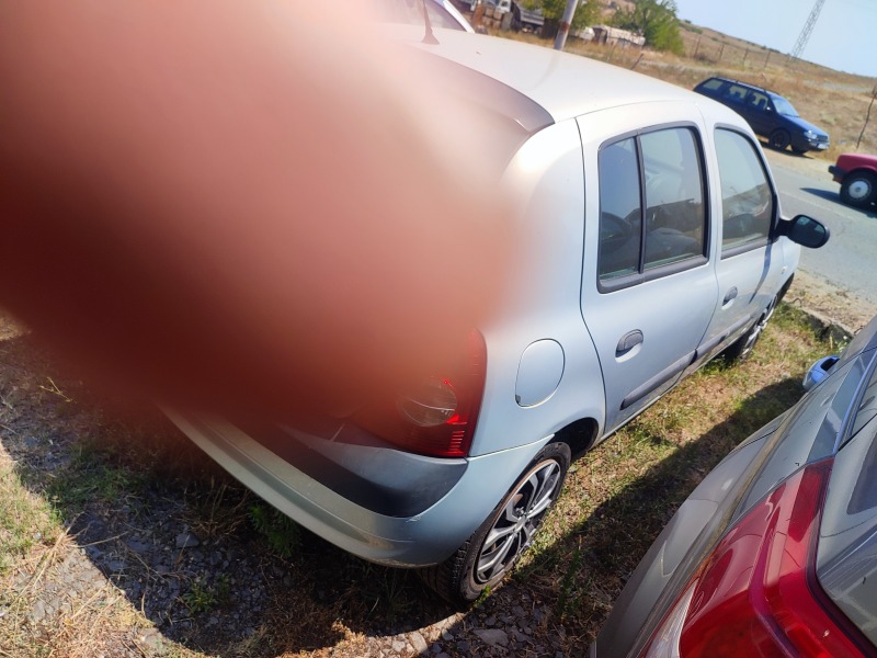 Renault Clio 2, снимка 4 - Автомобили и джипове - 47122297