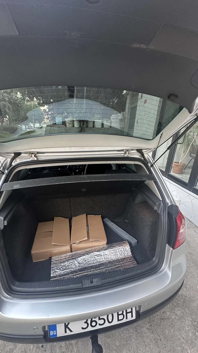 VW Golf, снимка 14 - Автомобили и джипове - 52351759