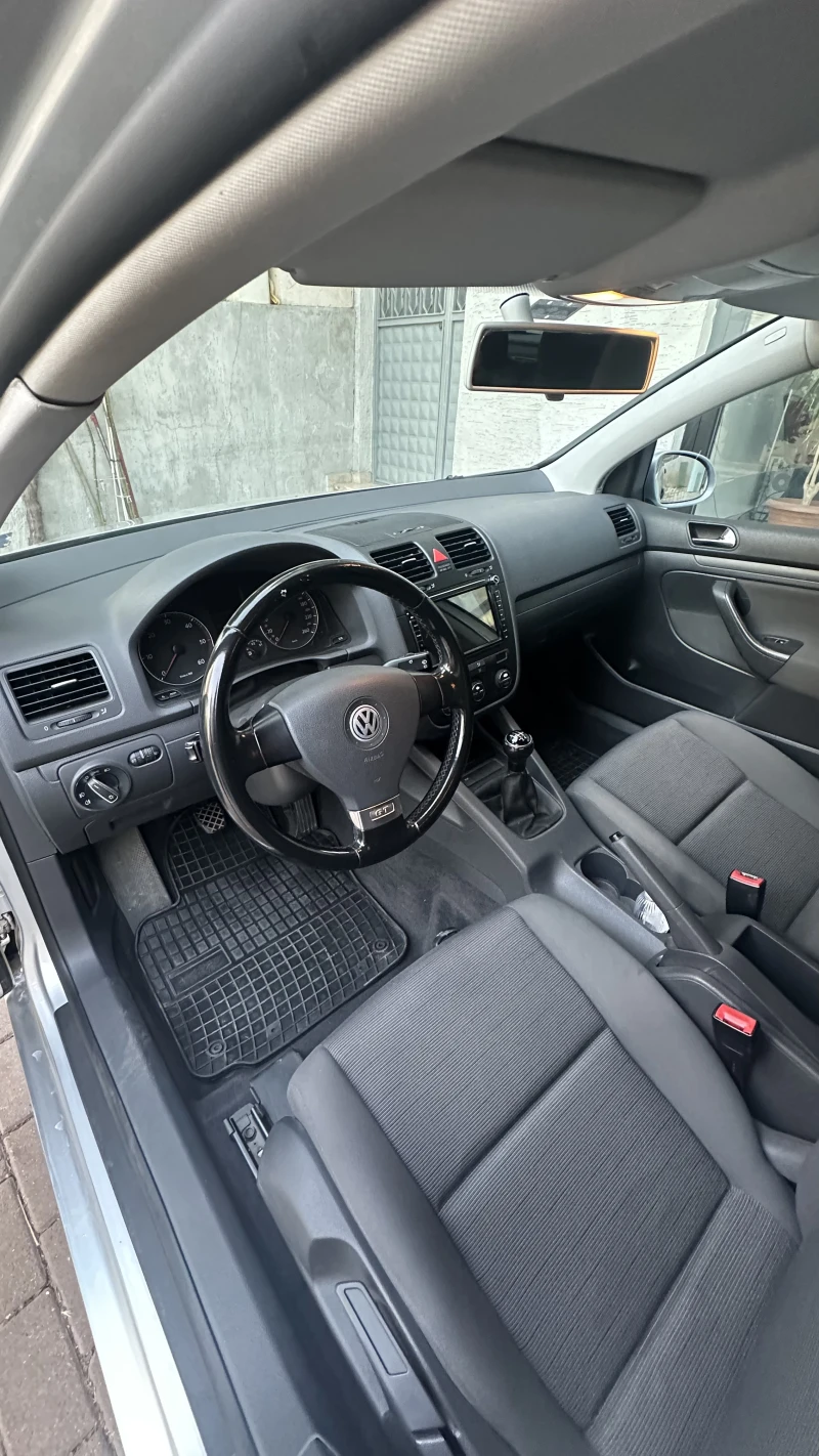 VW Golf, снимка 17 - Автомобили и джипове - 52351759