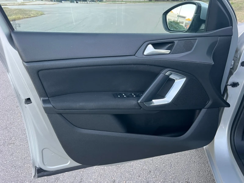 Peugeot 308 1.6/HDI/NAVI/TOP, снимка 13 - Автомобили и джипове - 51874217