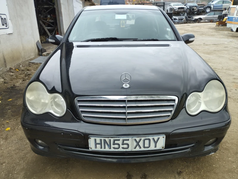 Mercedes-Benz C 200, снимка 2 - Автомобили и джипове - 52314874