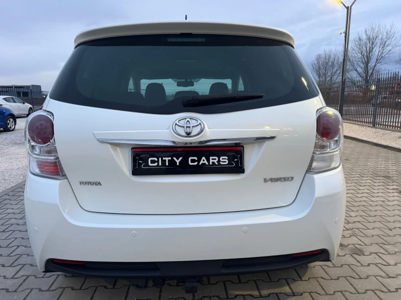 Toyota Verso 2.0-D4D-VAVI , снимка 6 - Автомобили и джипове - 53289176
