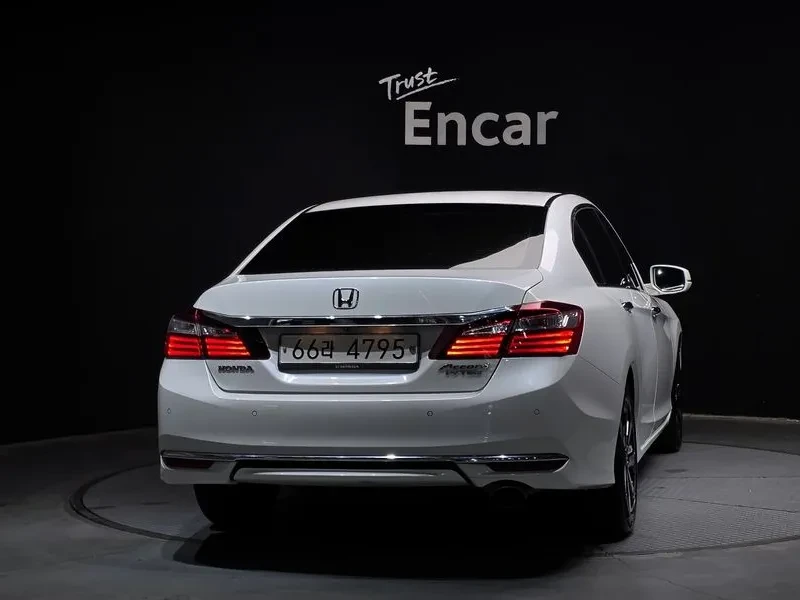 Honda Accord 2.4 9Th Gen , снимка 4 - Автомобили и джипове - 55796218