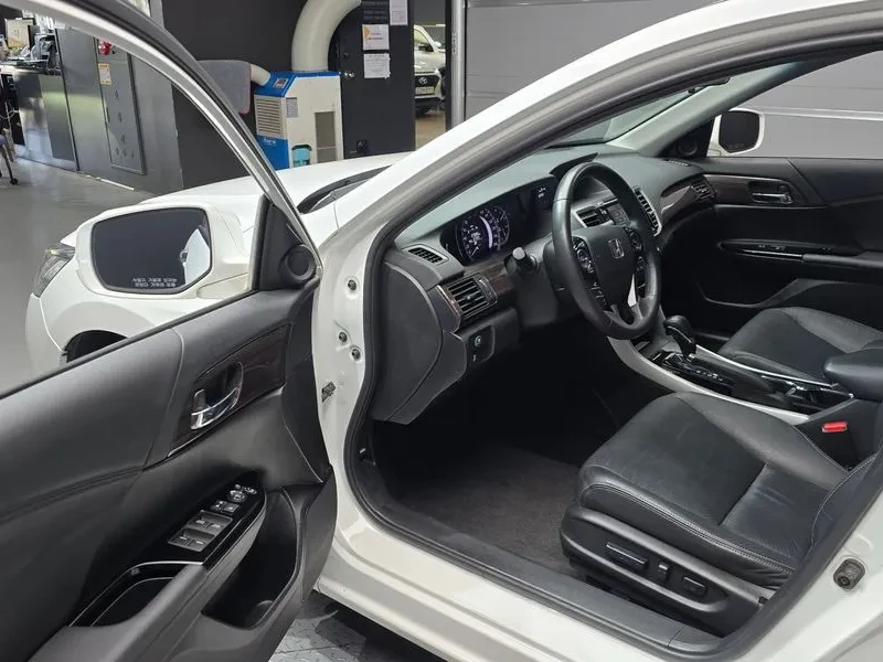 Honda Accord 2.4 9Th Gen , снимка 10 - Автомобили и джипове - 55796218