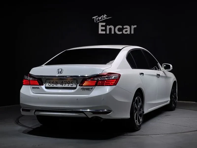 Honda Accord 2.4 9Th Gen , снимка 2 - Автомобили и джипове - 55796218