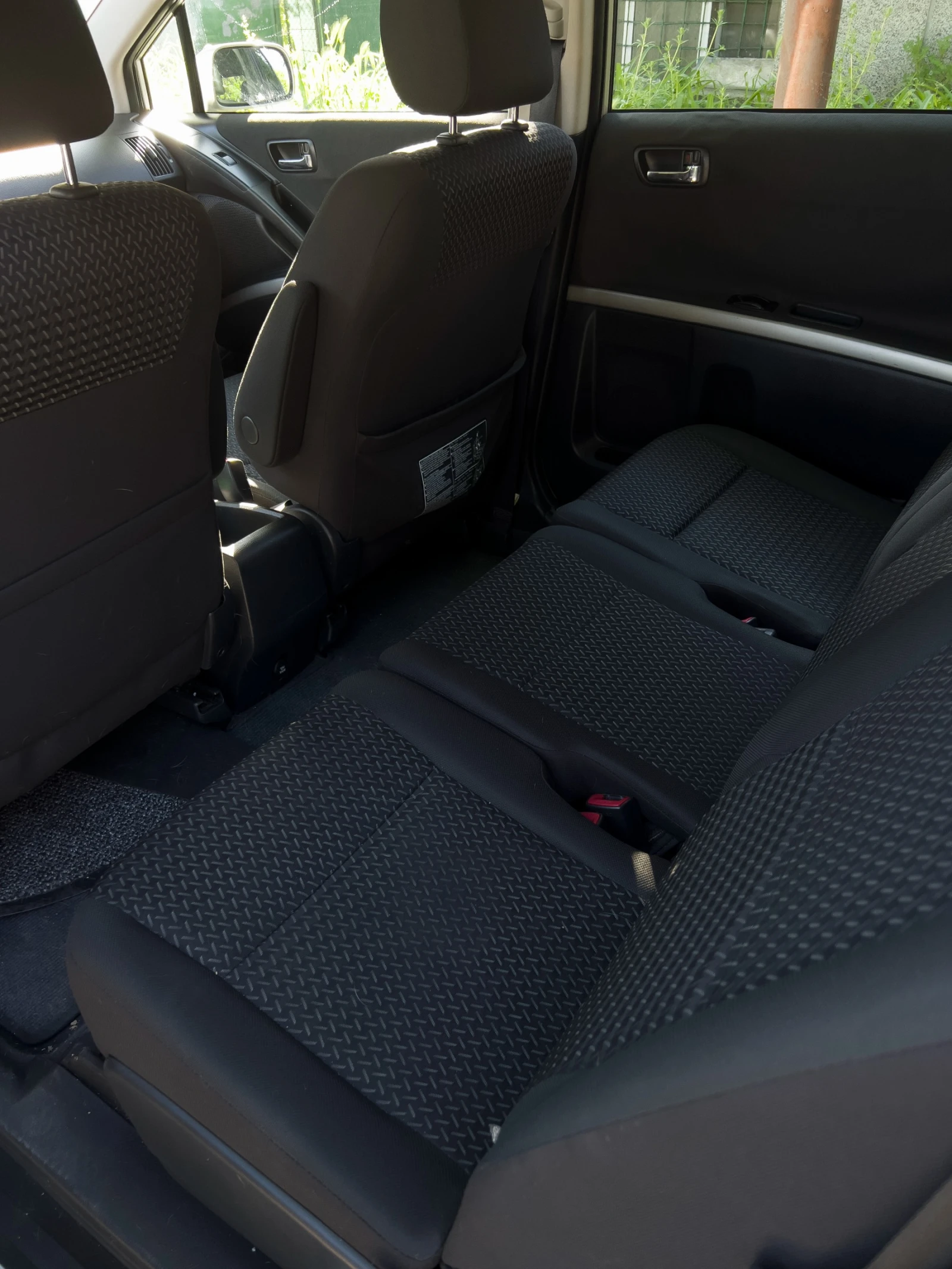 Toyota Corolla verso 2.2 - изображение 10