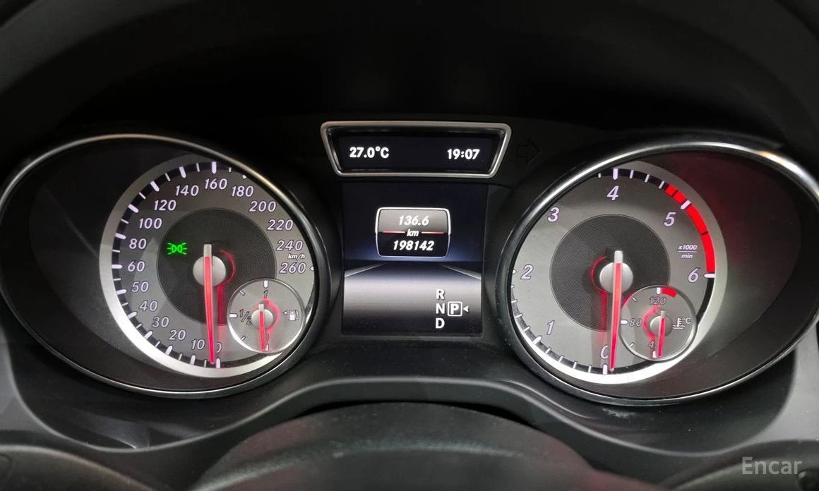 Mercedes-Benz CLA 200  - изображение 8