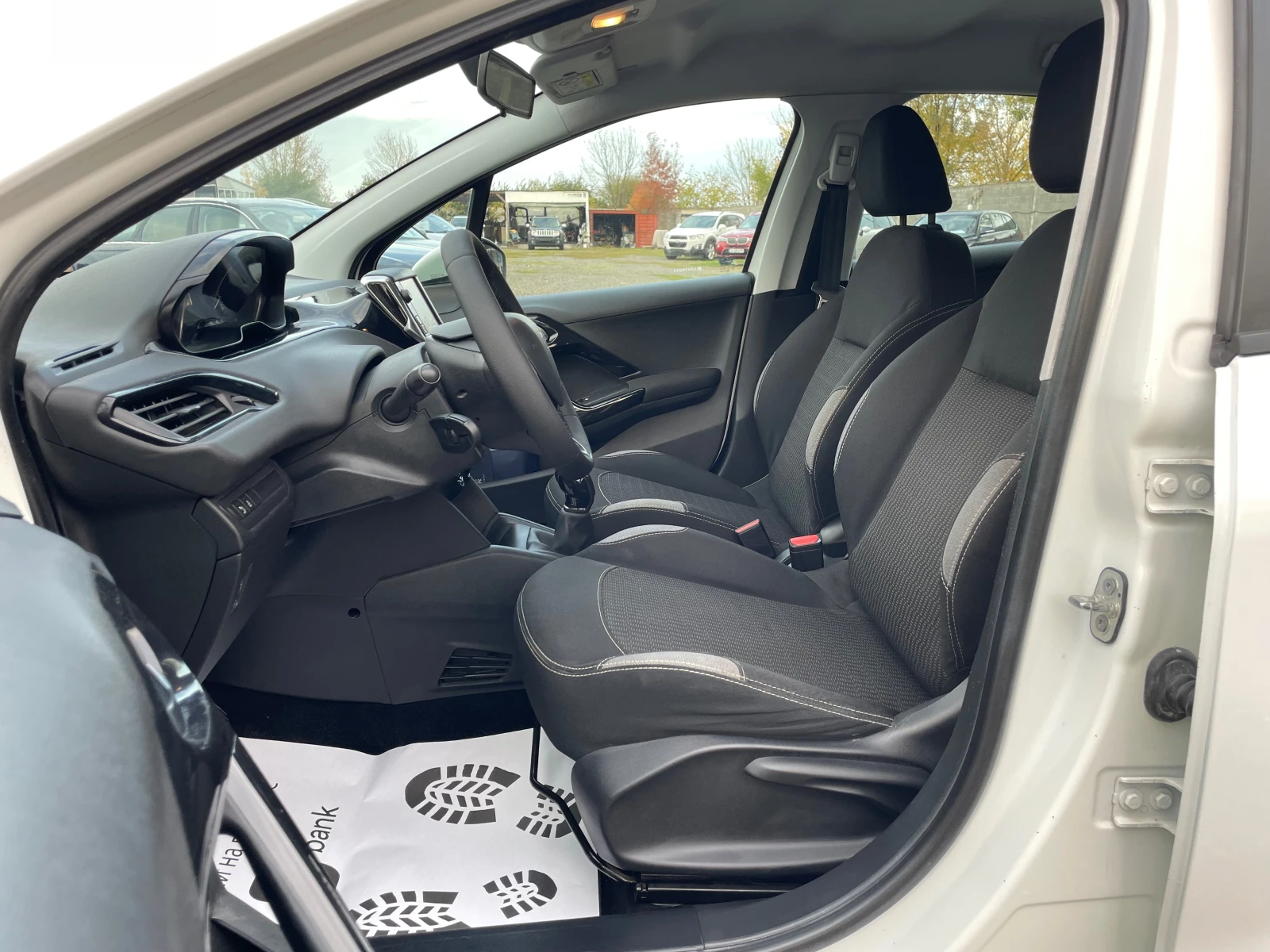 Peugeot 208  Facelift / Restyling 1.6HDi(75.)EURO 6B  | Mobile.bg   9