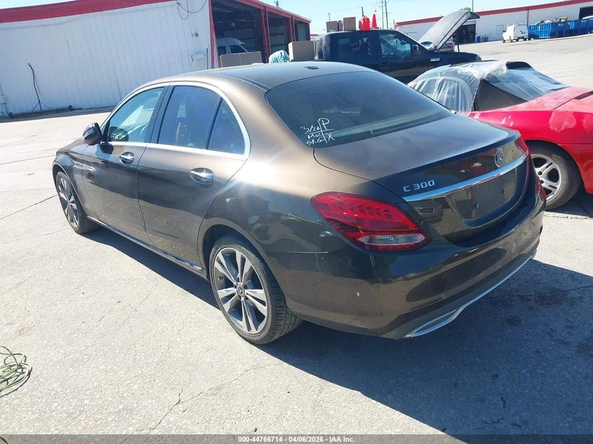 Mercedes-Benz C 300 2.0L I-4 DI, DOHC, VVT, TURBO, 241HP Rear Wheel | Mobile.bg � ����������� 3