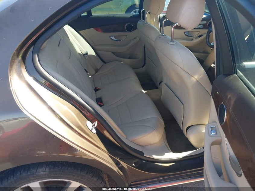 Mercedes-Benz C 300 2.0L I-4 DI, DOHC, VVT, TURBO, 241HP Rear Wheel | Mobile.bg � ����������� 8