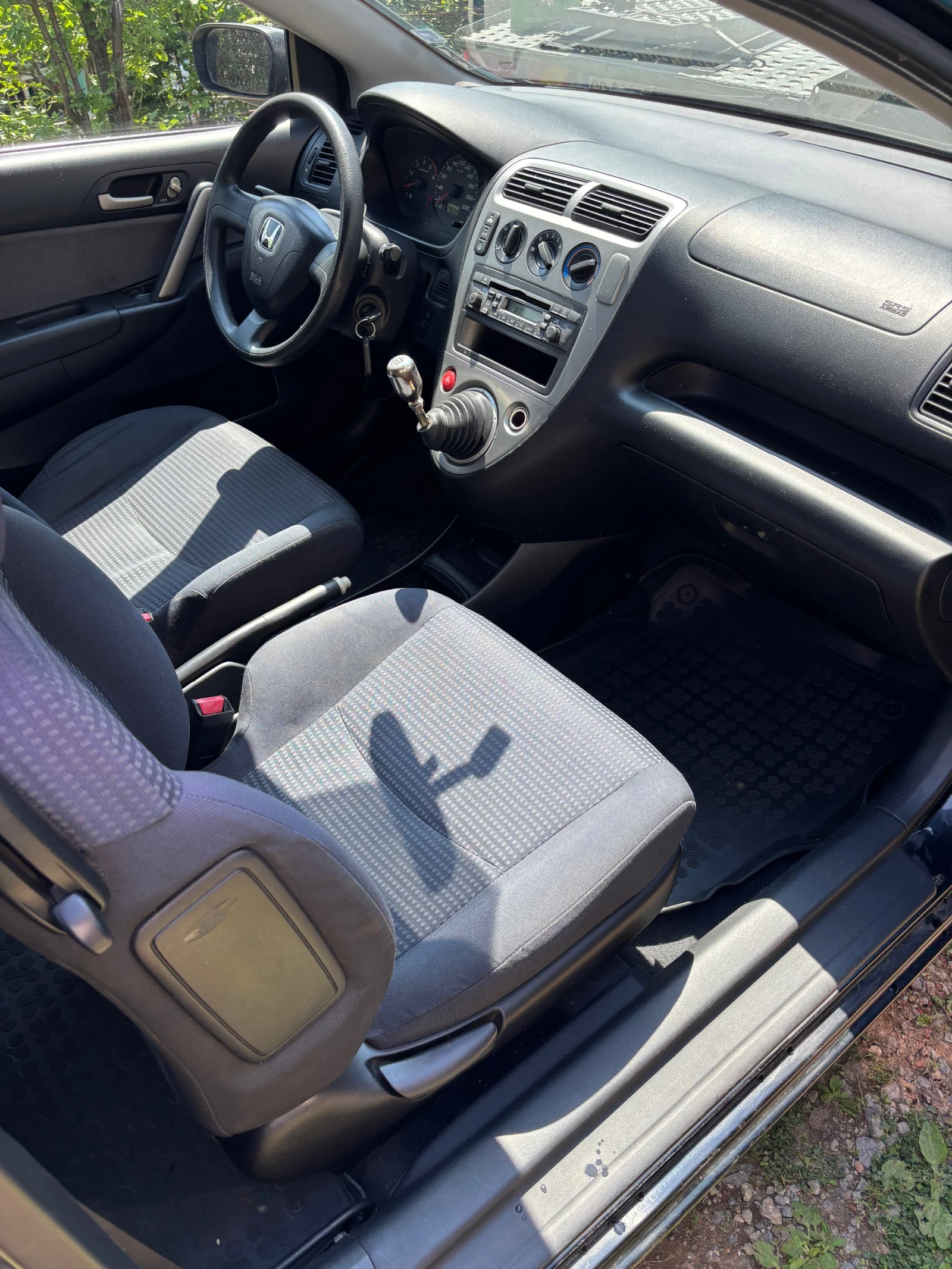 Honda Civic 1.7ctdi, снимка 14 - Автомобили и джипове - 54799260