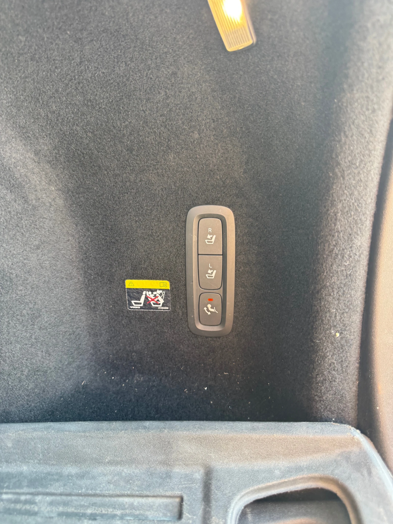 Volvo V60 D4 190hp Momentum, снимка 14 - Автомобили и джипове - 54808136